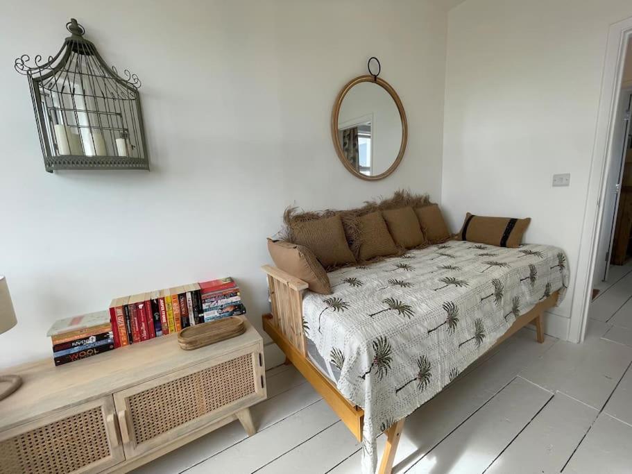Top Deck - Fresh, Stylish Seaside Apartment Ventnor Eksteriør bilde