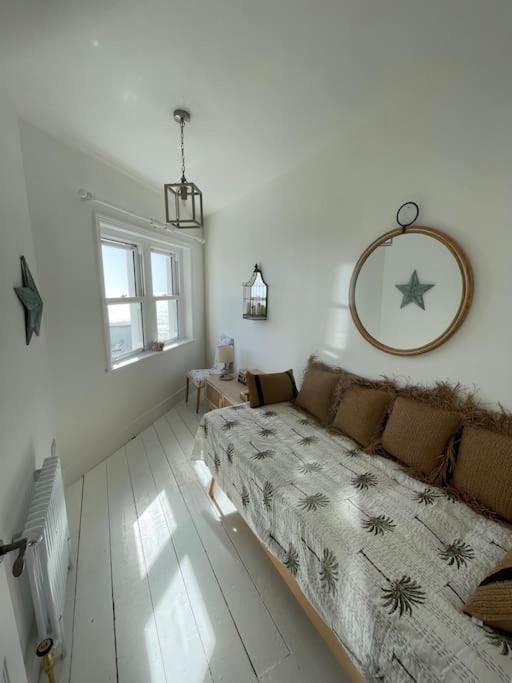 Top Deck - Fresh, Stylish Seaside Apartment Ventnor Eksteriør bilde
