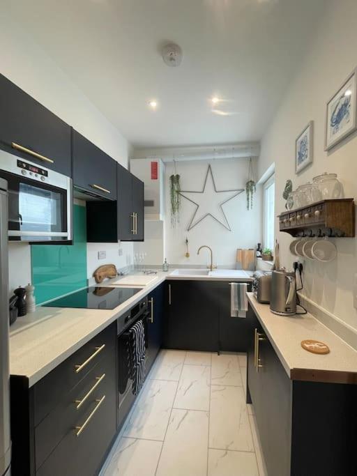 Top Deck - Fresh, Stylish Seaside Apartment Ventnor Eksteriør bilde